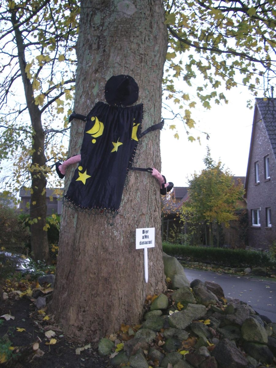 "Don't drink and fly" decoration in Hetlingen, Germany