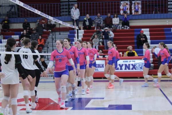 PHOTO ESSAY: Volleyball v. Sioux City West 10/21/25